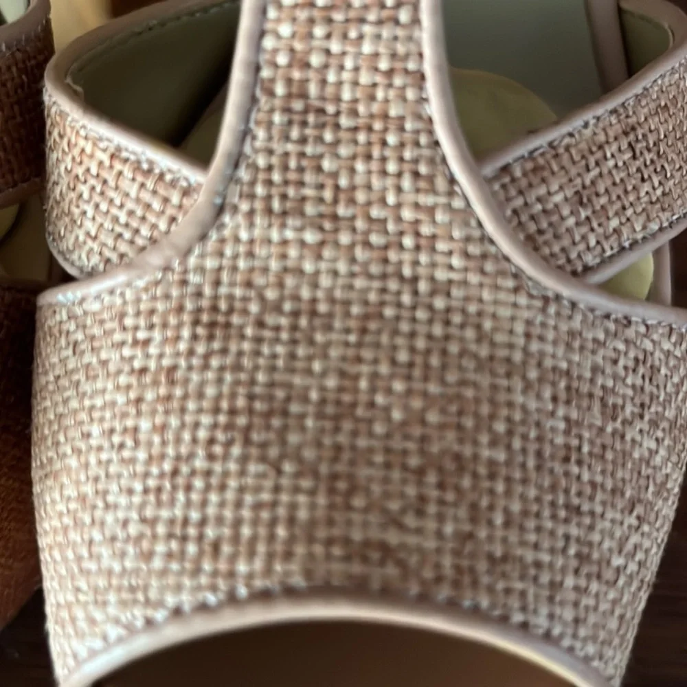 Jessica Simpson Pink Dolee Platform heels Size 8M- make an offer - Picture 4 of 6